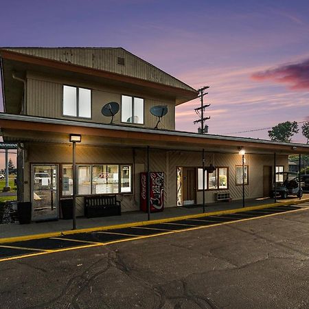 Great Lakes Inn & Suites South Haven Exteriör bild