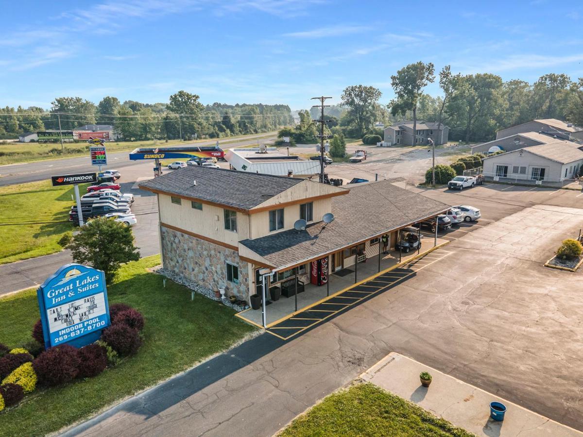 Great Lakes Inn & Suites South Haven Exteriör bild