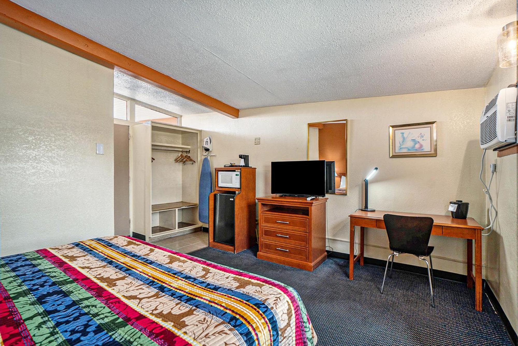 Great Lakes Inn & Suites South Haven Rum bild