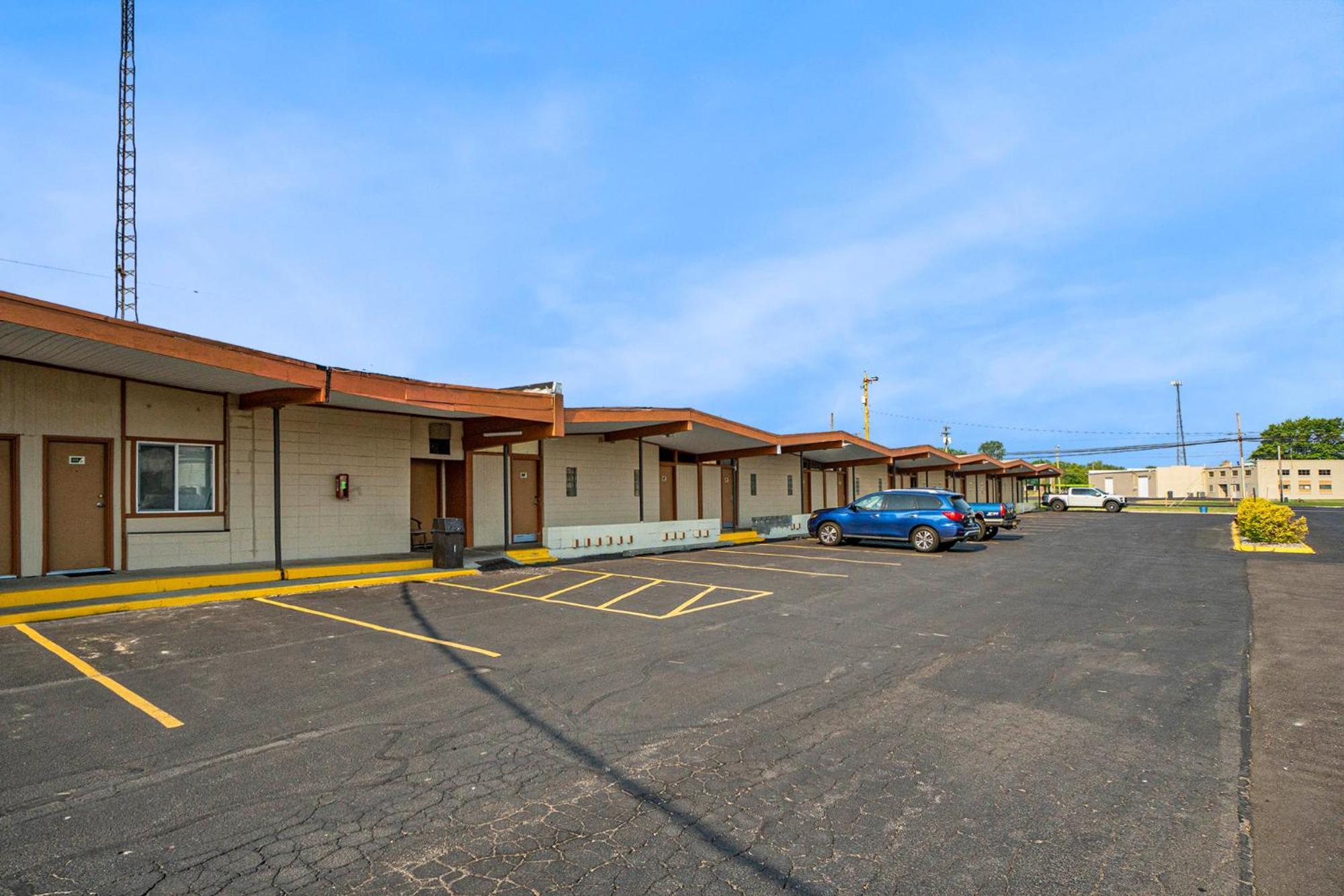 Great Lakes Inn & Suites South Haven Exteriör bild