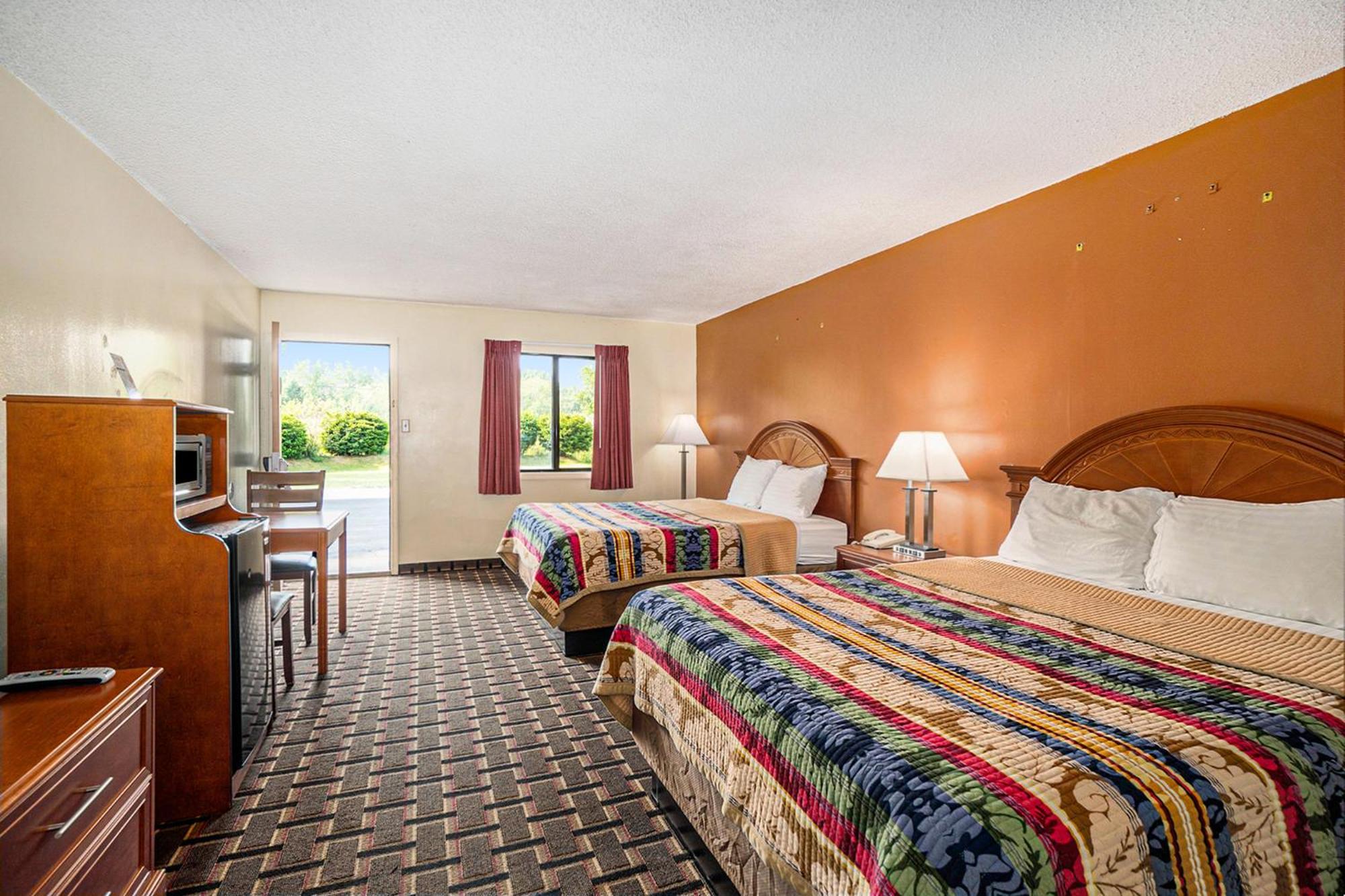 Great Lakes Inn & Suites South Haven Rum bild
